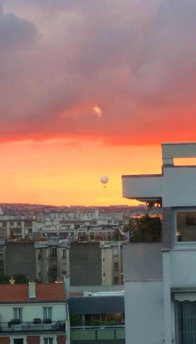פריז Nice Loft With Romantic View Over The Eiffel Tower מראה חיצוני תמונה