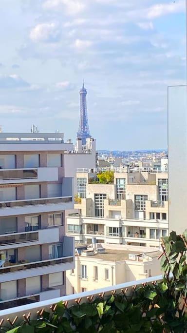 פריז Nice Loft With Romantic View Over The Eiffel Tower מראה חיצוני תמונה